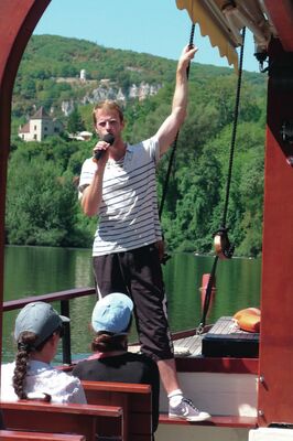 Guide bateau © Les CROISIERES de Saint Cirq Lapopie