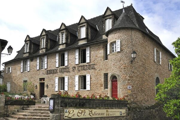 HOTEL_SAINT-ETIENNE_AUBAZINE_vue-generale
