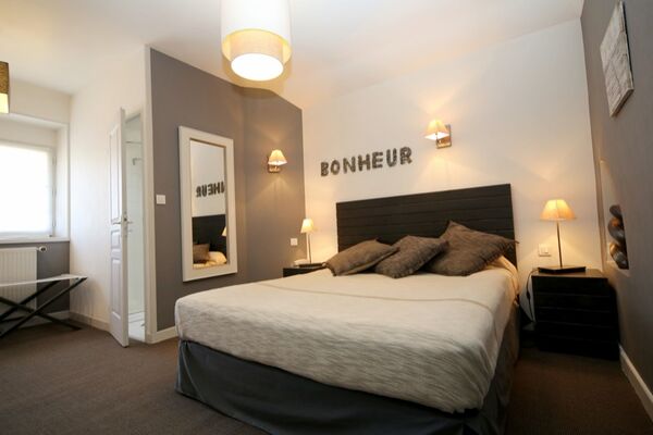 HOTEL le Quercy-ch 1 - Meyssac