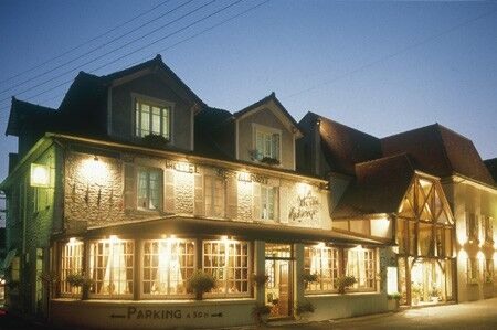 HR Vieille Auberge Façade de nuit