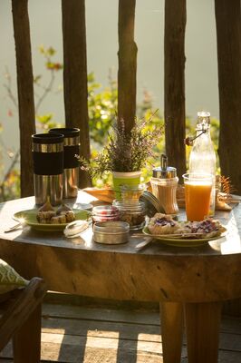 HetreSousLeCharme-StMartialEntraygues_petitDej