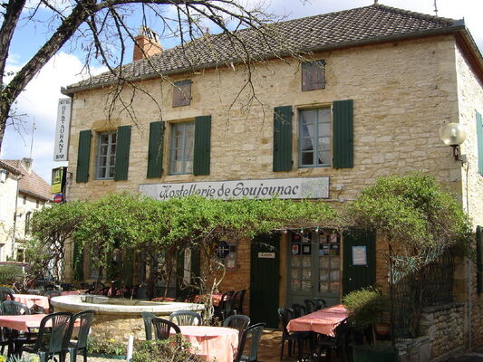 Hôtel Restaurant Hostellerie de Goujounac