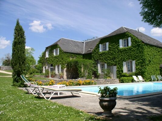 Hôtel Restaurant Le Domaine de la Rhue