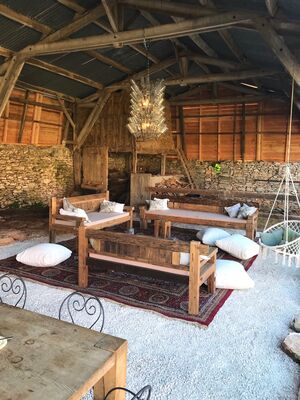 Pech Blanc lounge 1