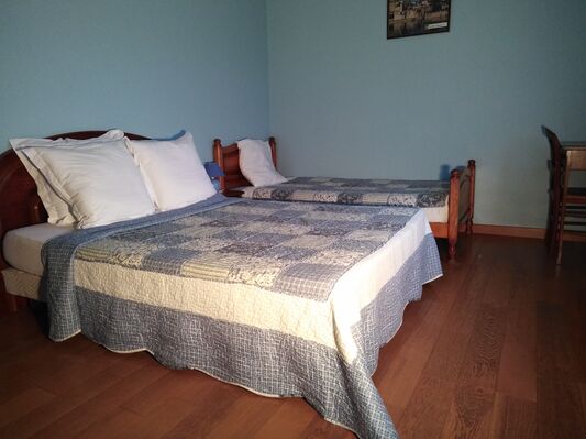 CHAMBRE 3 -LIT DOUBLE ET LIT SIMPLE
