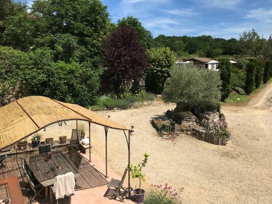La piscine vue depuis la mezzanine