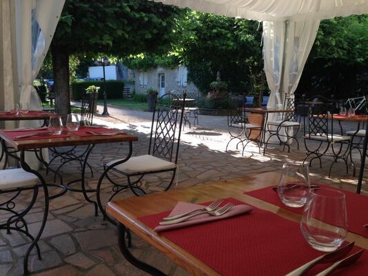 le dîner en terrasse au domaine les falaises