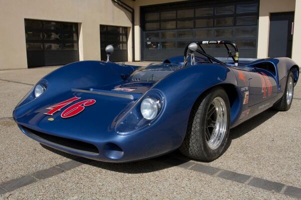 Lola T70 MKII Spyder ©R. Guibert