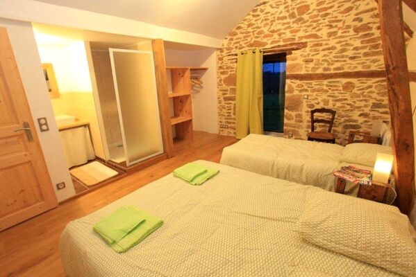 MeubléDUVINAGE-LaChapelleStGeraud_chambre2