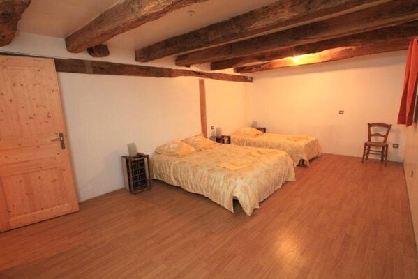 MeubléDUVINAGE-LaChapelleStGeraud_chambre5