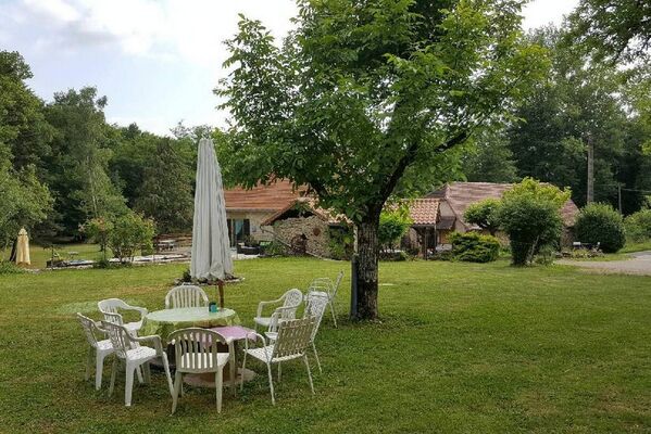 MoulinDuPouget-LaChapelleAuxSaints_jardin