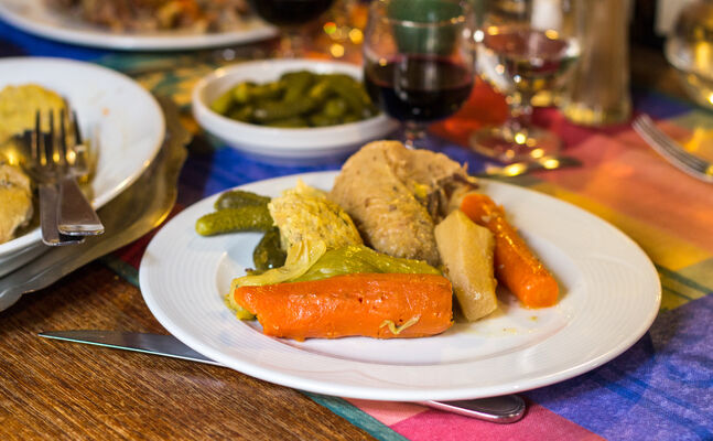 Poule au Pot - Restaurant Lou Bourdié à Bach ©© Lot Tourisme - C. Novello 160414-131656