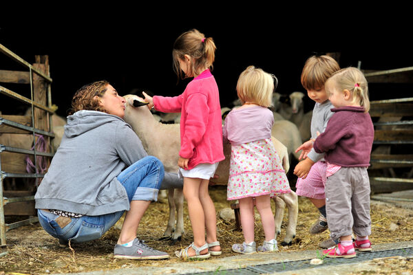 Rencontre à la ferme - Ferme de la Brebis Bavarde à Albiac_01 © Lot Tourisme - C. ORY