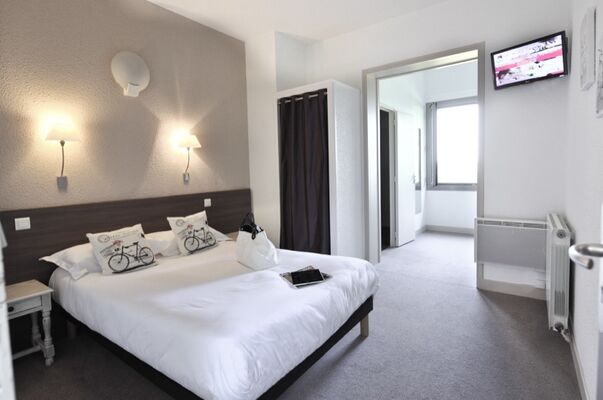 RelaisAmadourien_Chambre double avec accès salle de bains