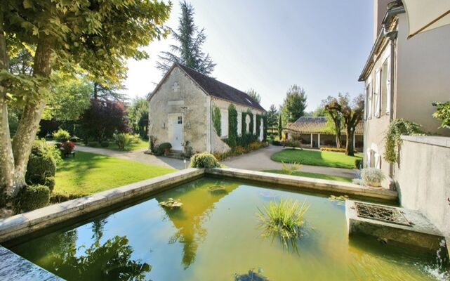 RelaisStAnne_Le bassin aux carpes