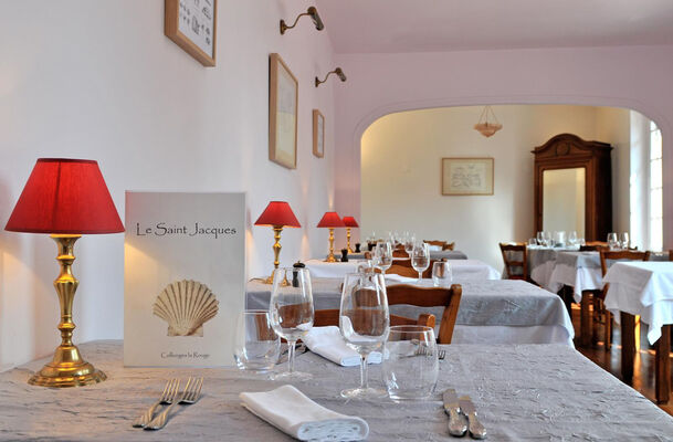Salle du restaurant détail- Relais Saint Jacques - Collonges-la-Rouge