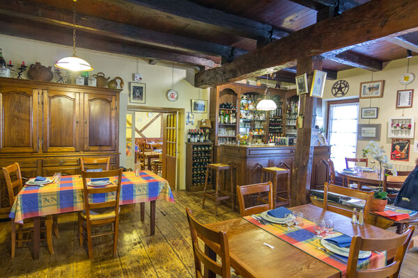Salle principale Restaurant Lou Bourdié à Bach ©© Lot Tourisme - C. Novello 160414-121329