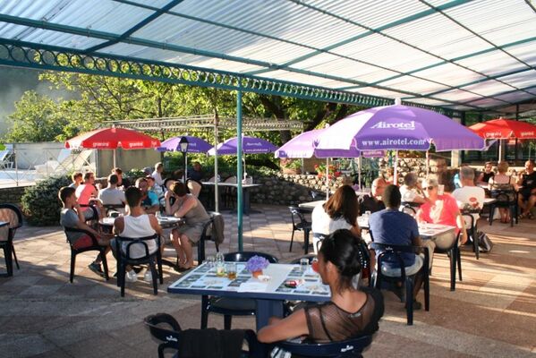 Soleil d Oc - monceaux-sur-Dordogne -bar
