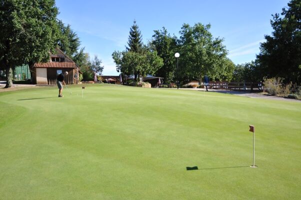 Souillac Country Club_Golf putting green