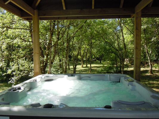Le Mas de Tourel - le jacuzzi