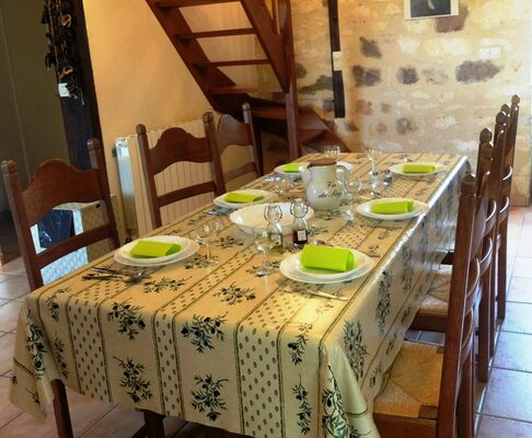 Table-six-personnes;jpeg