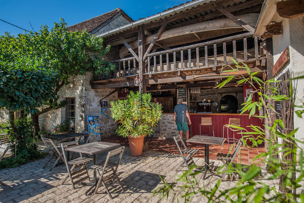Terrasse - Camping du Port à Creysse_06 © Lot Tourisme - C. ORY