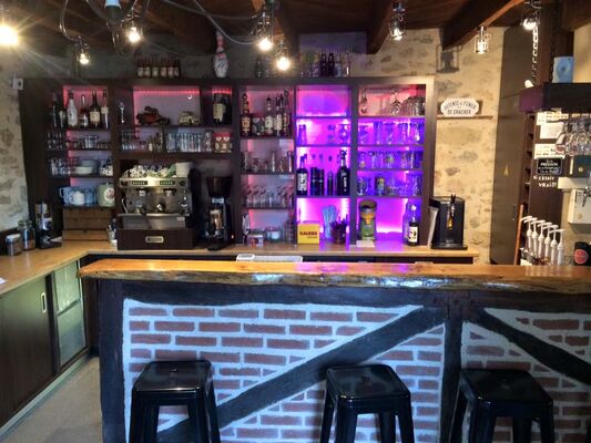 auberge de la fontaine-autoire-bar