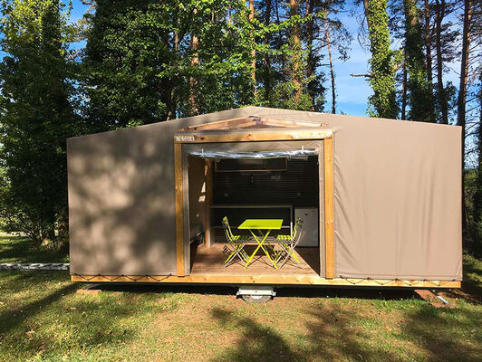 camping-coq-rouge-Colonges -tente-maori-1