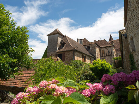 carennac_village_lot_dordogne_architecture_camping