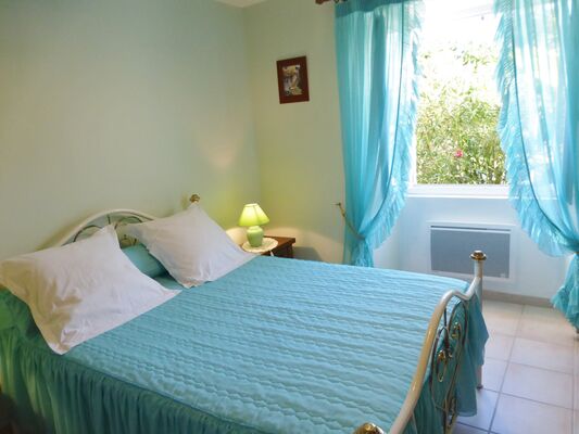 Chambre 1 du rez-de-chaussée