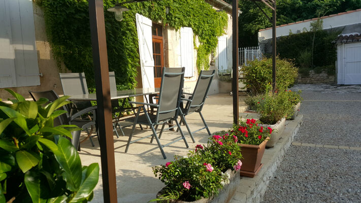 closjeanine-terrasse-table
