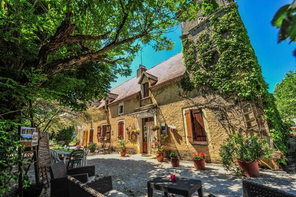 devant la maison cochyory