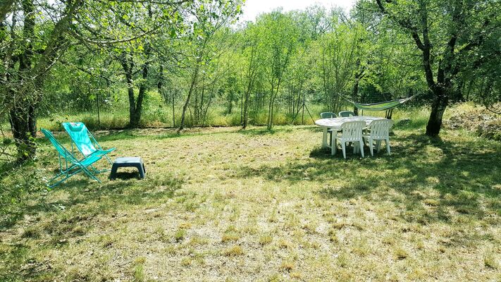 Terrain de 800 m² entièrement cloturé