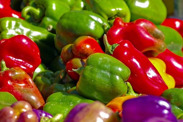 farmers-market-bell-peppers©pixabay