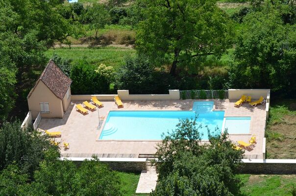 hotel les falaises-gluges martel-piscine1