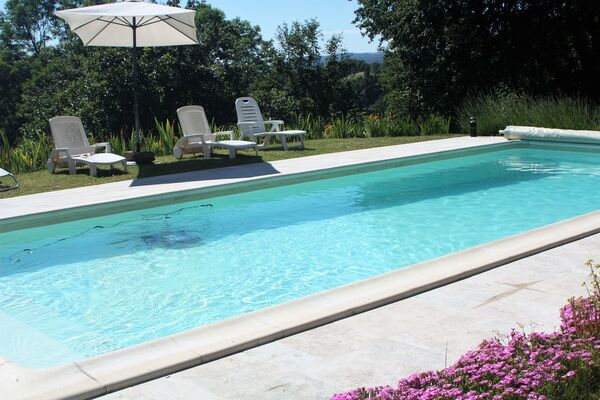 la Pébrunelle-Puy d'Arnac - piscine