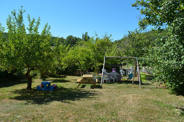 le-gite-exterieur-jardin-lenidesanges