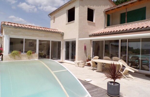 piscine et terrasse