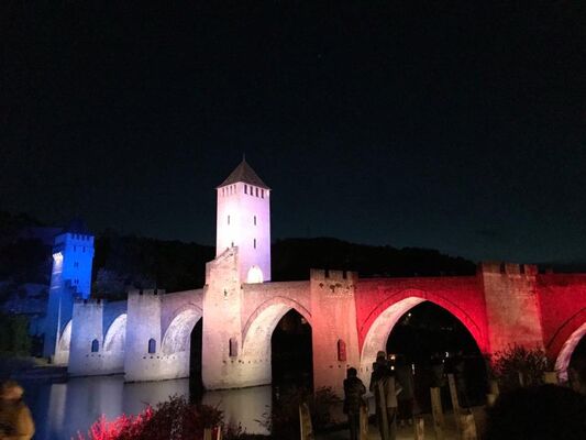 pont valentré photo bleu blanc rouge