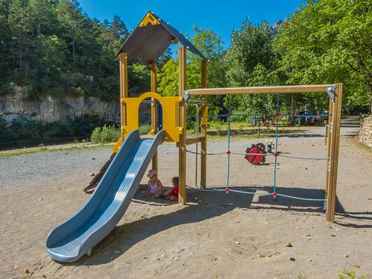 aire-de-jeux-camping-la-blaquiere-gorges-du-tarn