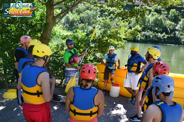 canoe-gorgesdutarn-aveyron-lozere-sortie_groupe_avec_guide_aquasoleileau