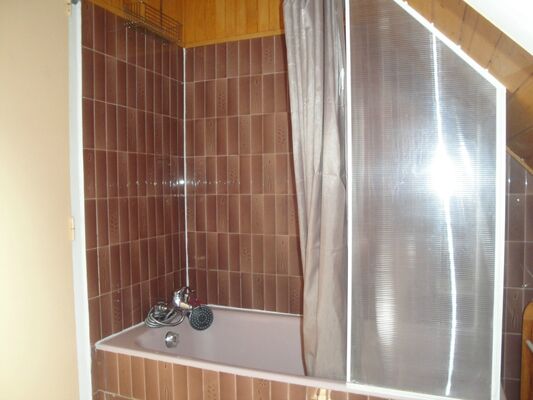 Avec baignoire