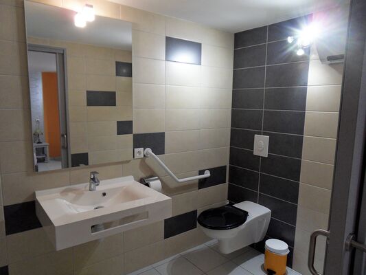 Appartement 1 pour personnes à mobilité réduite -Salle de Bain