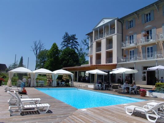Hôtel du Golf - le Lodge piscine.