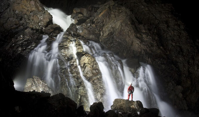 grotte-de-la-verna-cascade