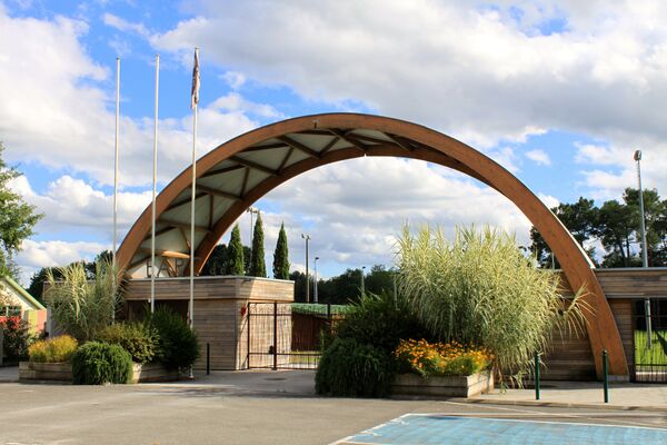 © ESTEVES Eva - CASTETS - Entrée du stade