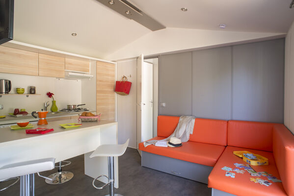 Camping-Yelloh-en-Champagne-Eclaron-Cottage