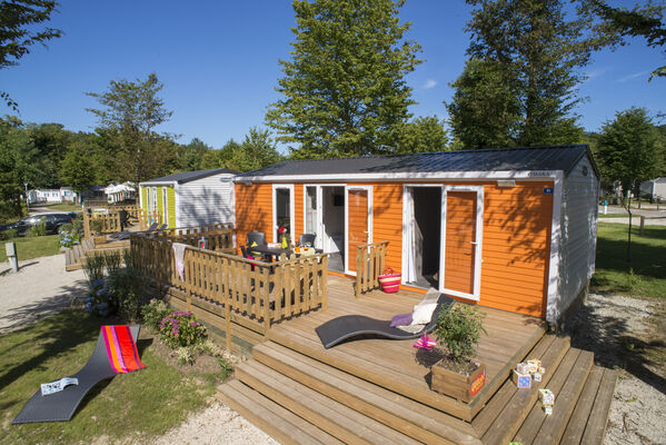 Camping-Yelloh-en-Champagne-cottage-4personnes-2chambres-2sallesdebain