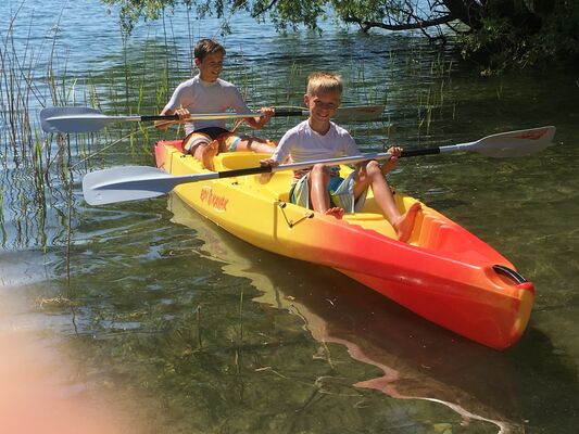 Canoes - Nomad Ride