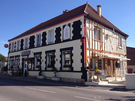 Chambre d'hôtes "Auberge de la Pomme d'Or" - Margerie Hancourt